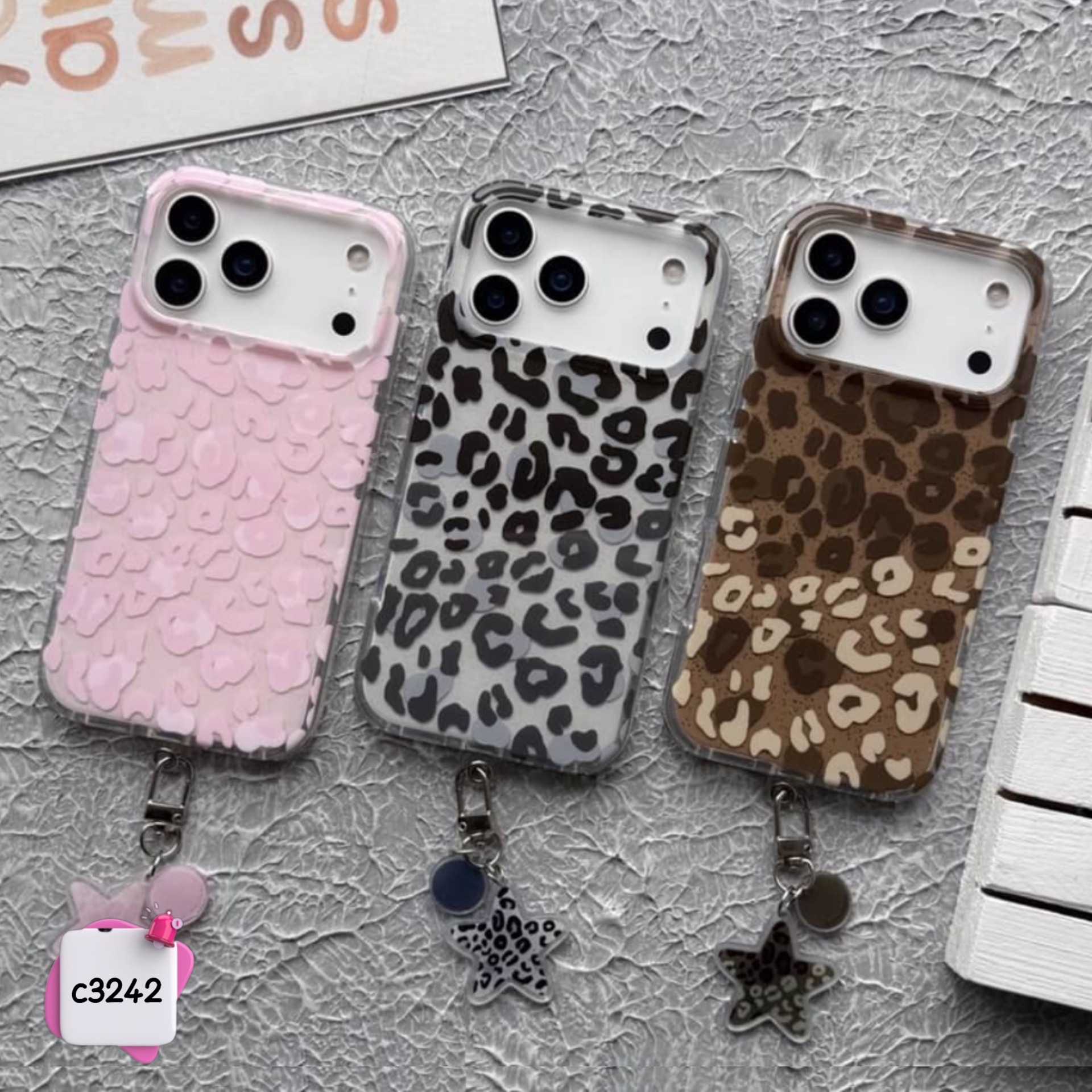 قاب گوشی پلنگی طلقی + آویز c3242